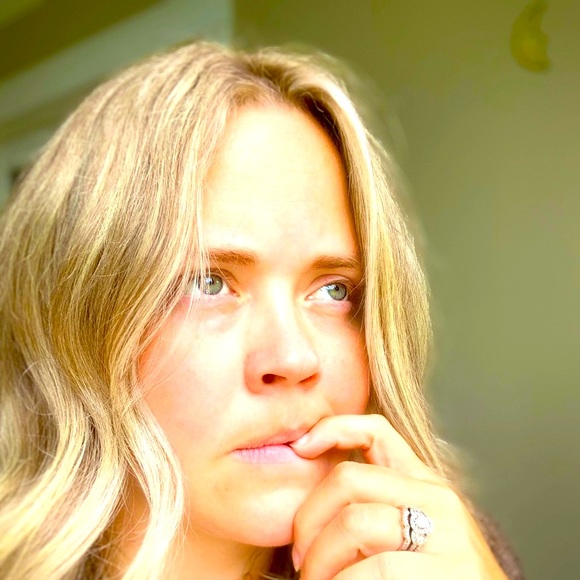 Meet your Posher, Holly - Picture 2 of 7